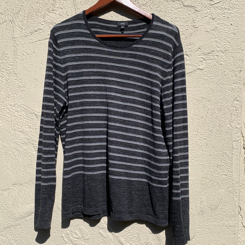 Vince Men’s  gray strap sweater size L